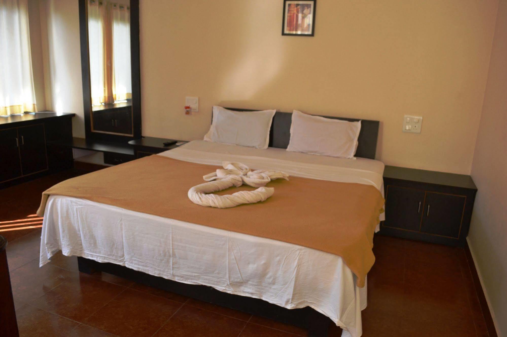 Pleasure Beach Resort Morjim Exterior foto
